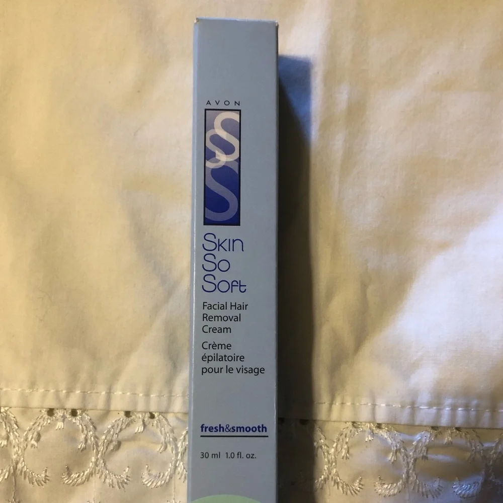 DISCONTINUED Avon Skin So Soft Facial Hair Removal Cream - Blue 1 oz brand new
